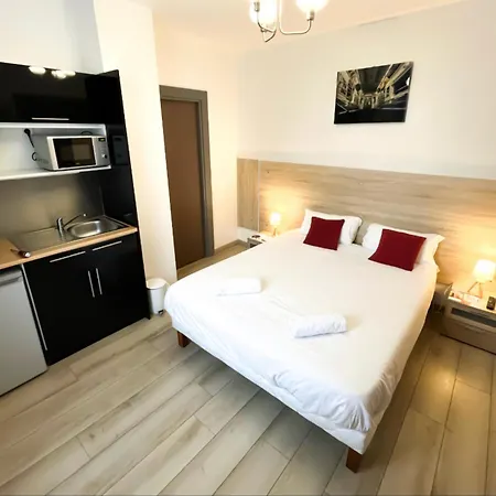 Hoteliere De L'estuaire - Centre アパートホテル 3*